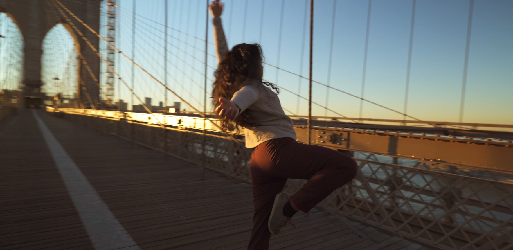 Sofia Bengoa`s improv on the Brooklyn Bridge, NYC, July, 2022